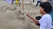 Foreign artists show off sand sculpture in Phan Thiet - ảnh 1